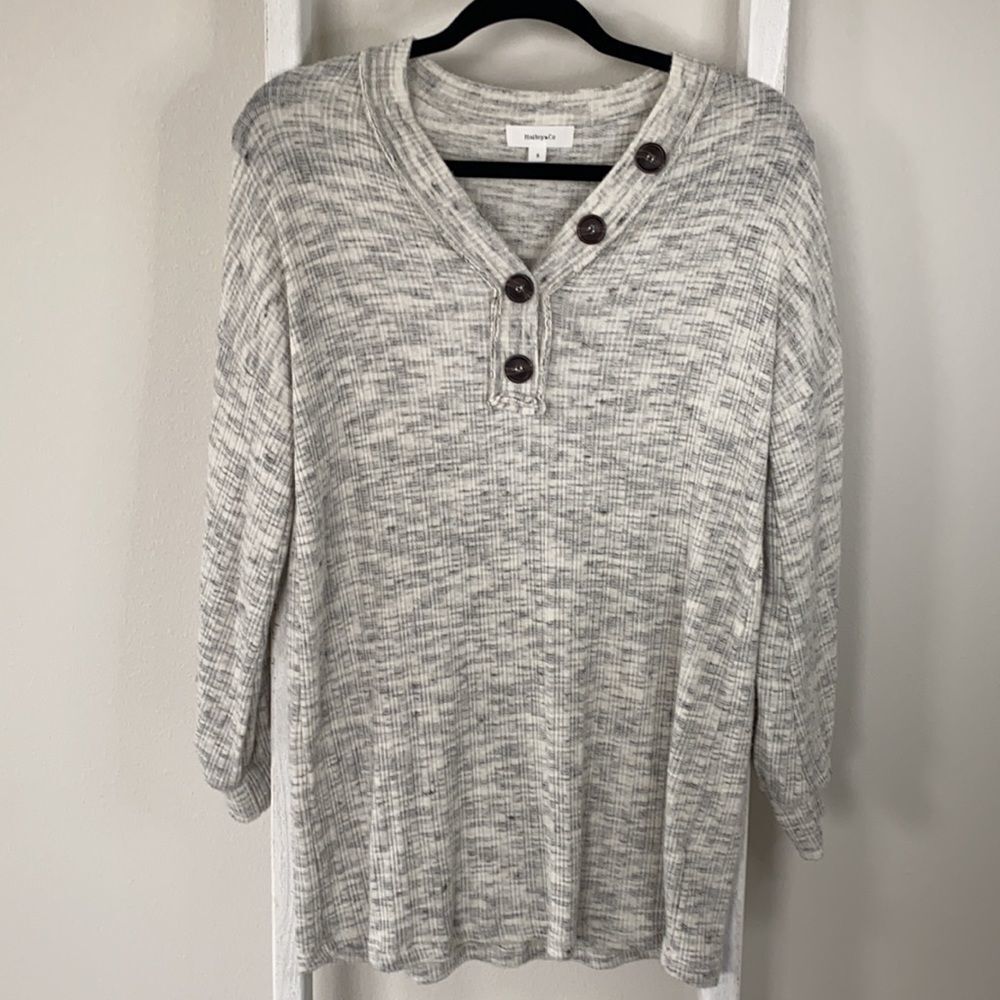 Hailey & Co | Gray | Waffle Puff Sleeve Sweater | Size Small